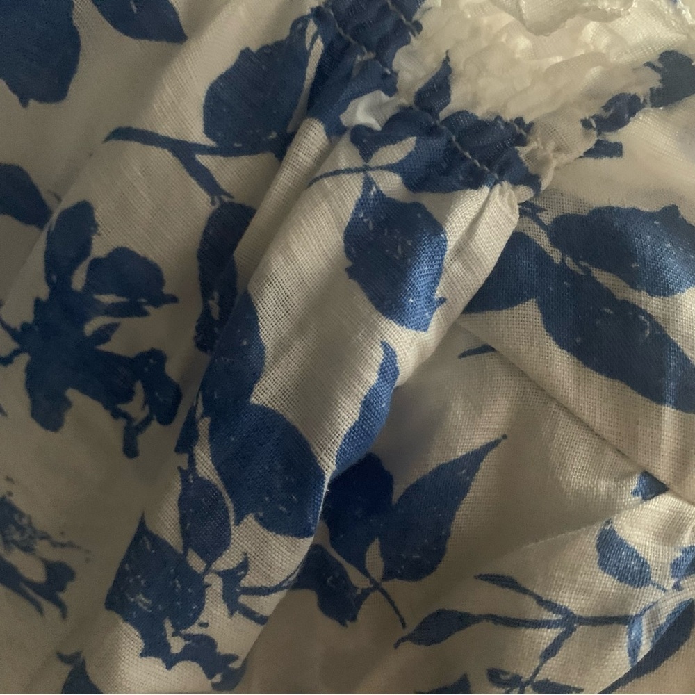 π Floral Linen Tunic Top Ruffle Tie Front Light Smocking Periwinkle Blue White M - Picture 4 of 14